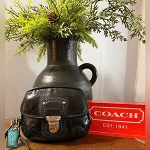 Coach Poppy Pushlock Legacy Wristlet (NWT)